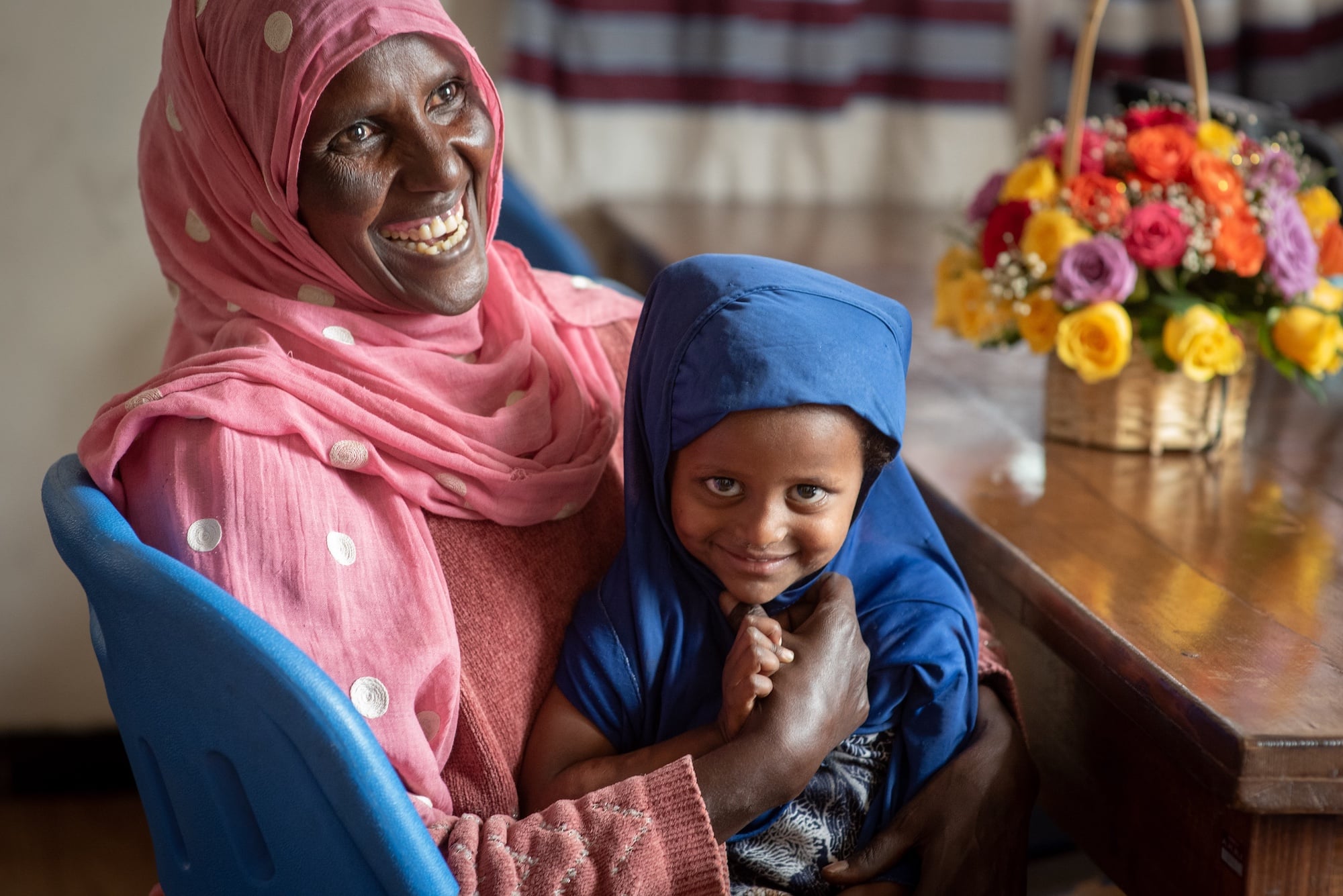 APOPO-TB-Ethiopia-beneficiary-mother-and-daughter-smiling