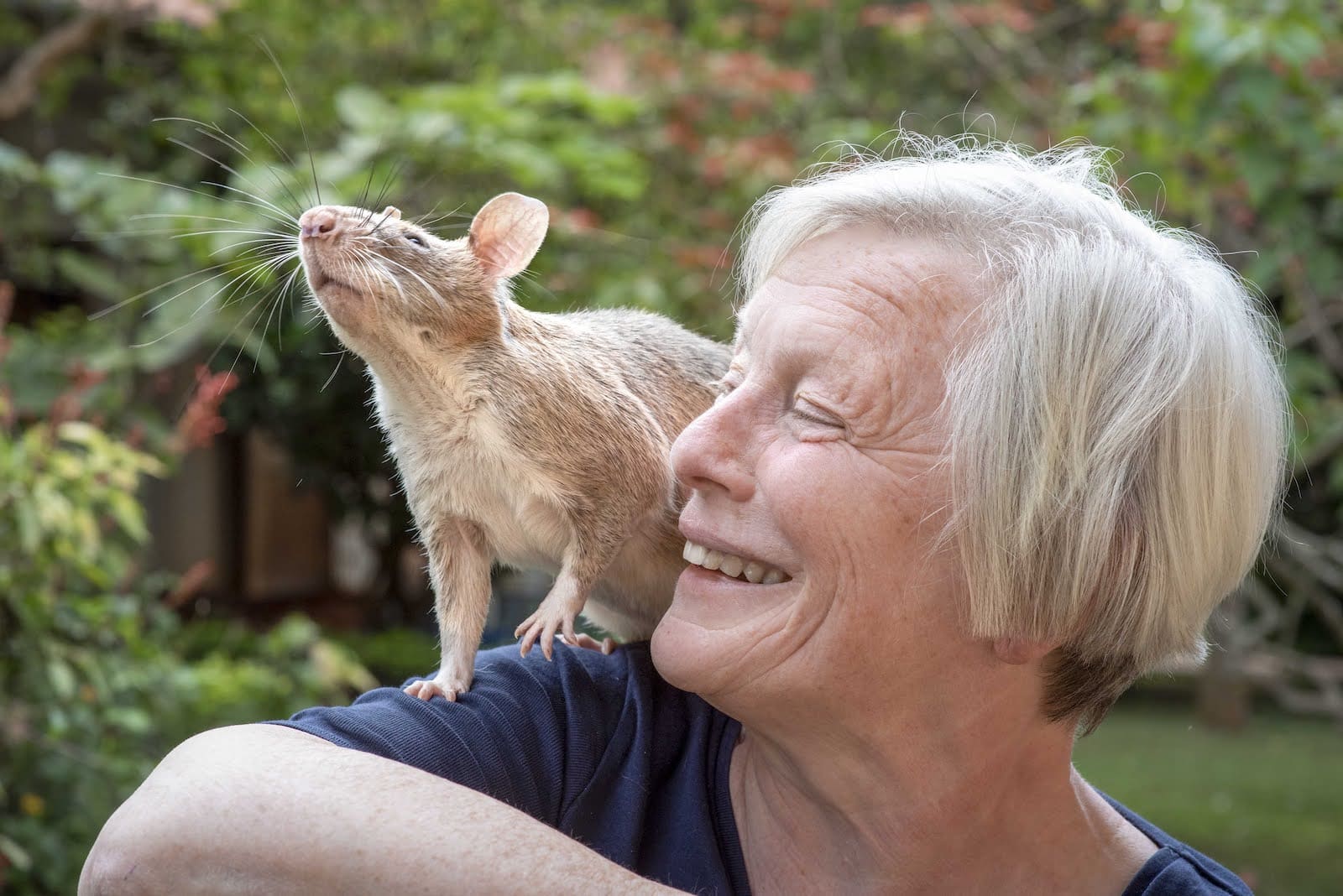 Joy Milne, the woman who can smell Parkinsons, shares a moment with HerorAT Kennedy.