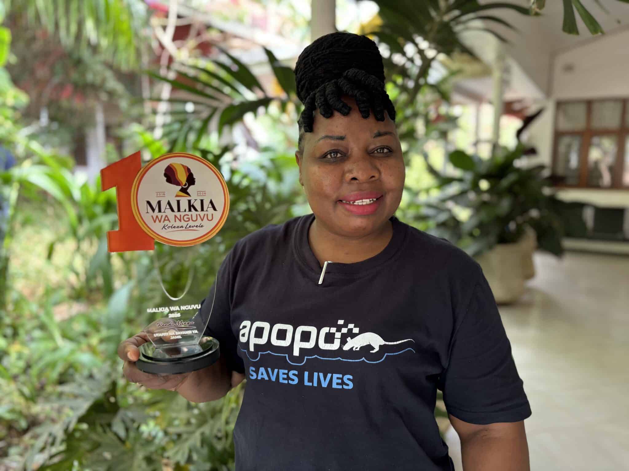 APOPO animal trainer Pendo has received a Tanzanian award recognizing her contributions to animal training, research, and innovation.